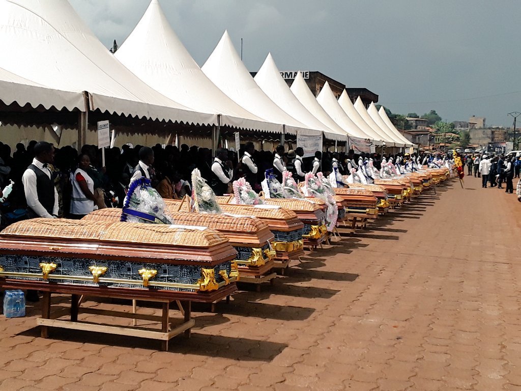 La cérémonie d’hommage aux personnes décédées s’est déroulée le 9 novembre 2019 à la place des fêtes de Bafoussam. 