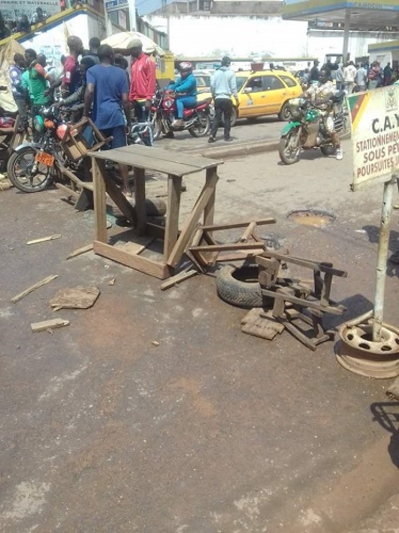Les moto-taximen bloquent plusieurs axes routiers dans la ville de Yaoundé