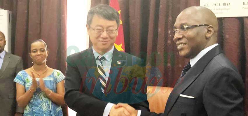 Un protocole d’accord Chine-Cameroun révèle un déploiement d’une équipe de médecins spécialistes au Cameroun 